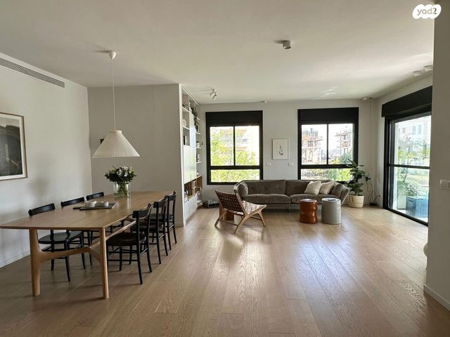 דירה, נווה גן, רמת השרון