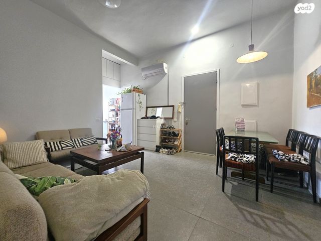 דירה, שדרות ירושלים, צהלון, שיכוני חסכון, תל אביב יפו