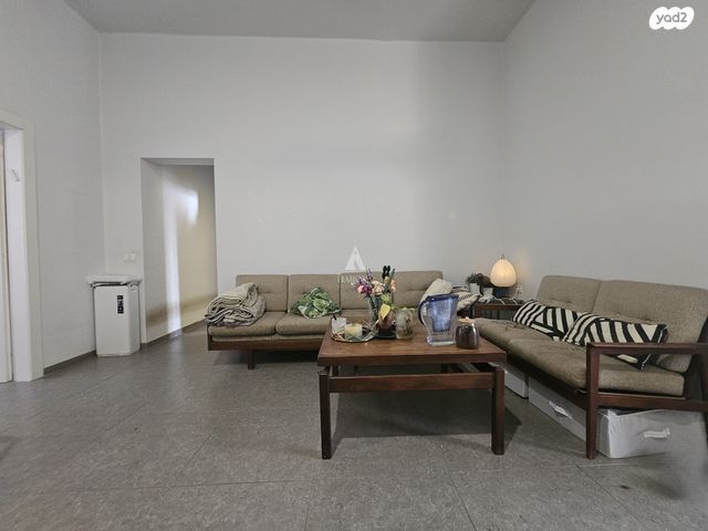 דירה, שדרות ירושלים, צהלון, שיכוני חסכון, תל אביב יפו