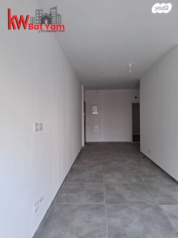 דירה, הרב קוקיס, עצמאות יוספטל, בת ים