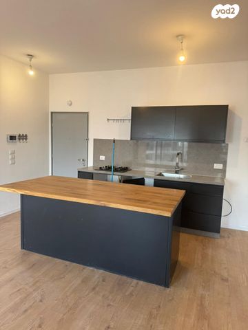 דירה, איתמר, חרוזים, רמת גן