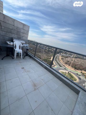 דירה, פול סמואלסון, פסגות אפק, ראש העין