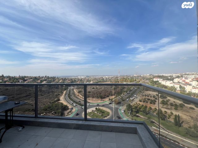 דירה, פול סמואלסון, פסגות אפק, ראש העין