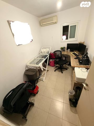 דירה, רחבעם זאבי, גרין ועם, חולון