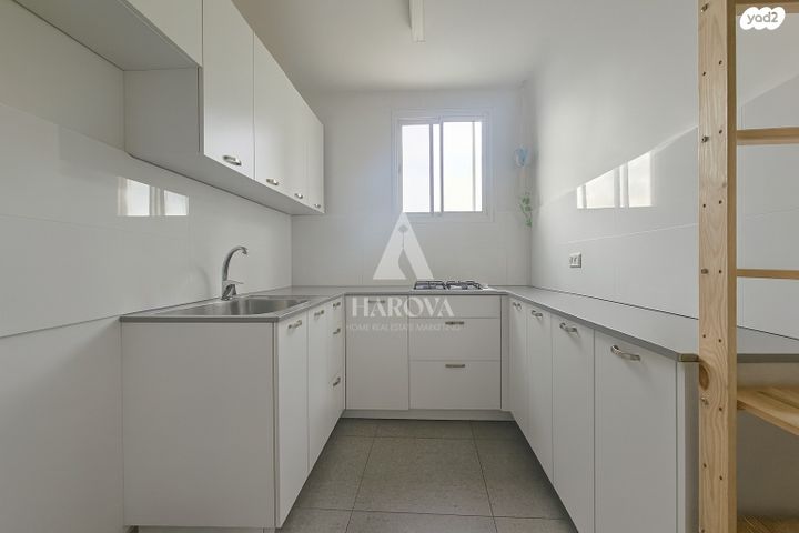 דירה, שדרות ירושלים, צהלון, שיכוני חסכון, תל אביב יפו