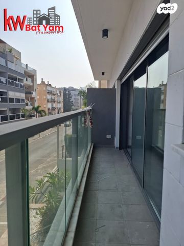 דירה, הרב קוקיס, עצמאות יוספטל, בת ים