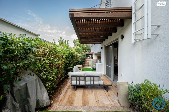 דו משפחתי, מושבה מרכז, זכרון יעקב