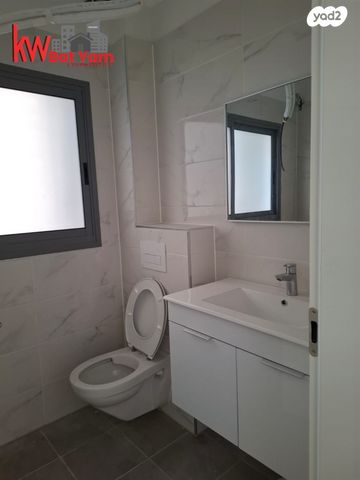 דירה, הרב קוקיס, עצמאות יוספטל, בת ים