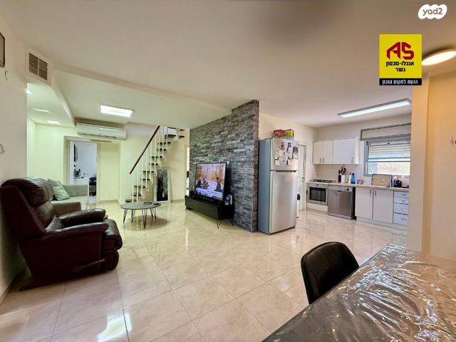 דירה, האלון, רמות יצחק, נשר