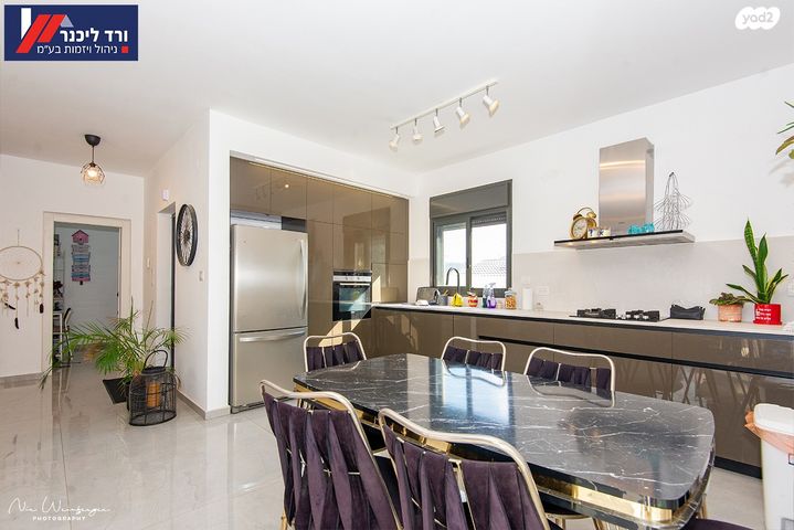 גג/ פנטהאוז, בצל האורנים, קרית טבעון