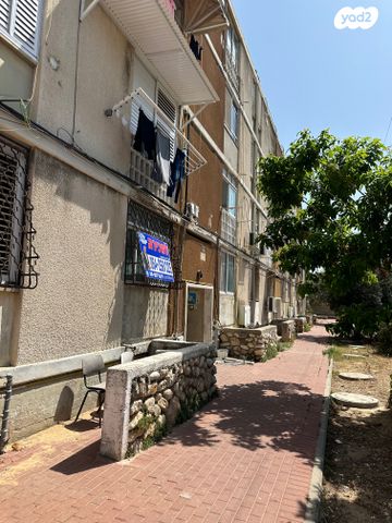 דירה, אפרים צור, שקמים ואגמים, אשקלון