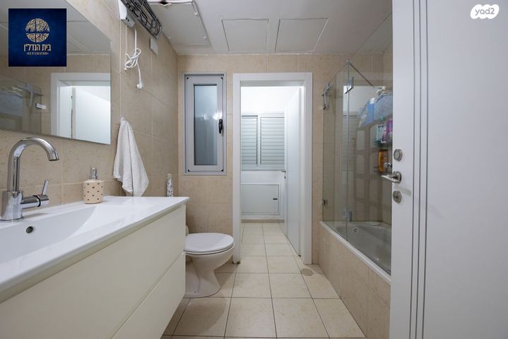 דירה, חתני פרס ישראל, באר יעקב