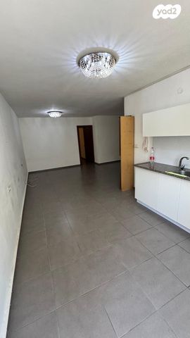 דירה, שדרות הנשיא וייצמן 28, מרכז העיר, חדרה