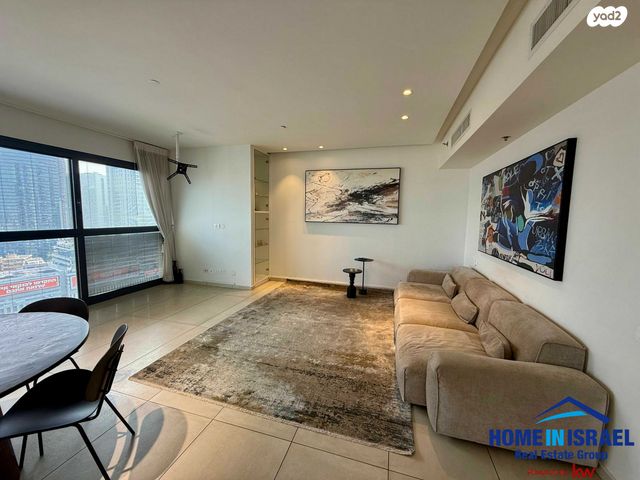 דירה, ניסים אלוני, צמרות איילון, פארק צמרת, תל אביב יפו