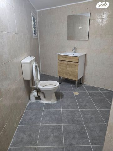 יחידת דיור, אביב, ראש העין