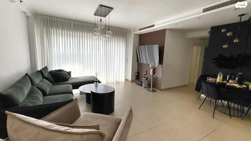 שדרות האלונים 9