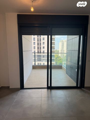 דירה, ראול ולנברג 33, רמת החייל, תל אביב יפו