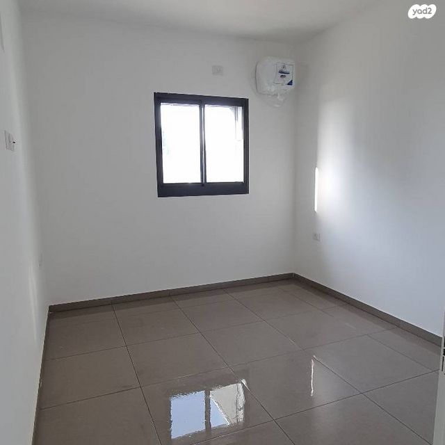 דירה, חיים חפר, הרקפות, ראשון לציון