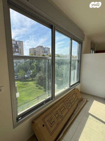 דירה, הראב"ע, נווה רם, שיכון מזרחי, רמת גן