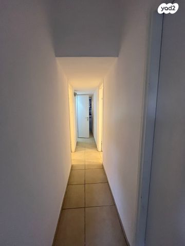 דירה, מטולה 13, נווה רם, שיכון מזרחי, רמת גן