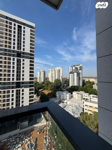 דירה, ראול ולנברג 33, רמת החייל, תל אביב יפו