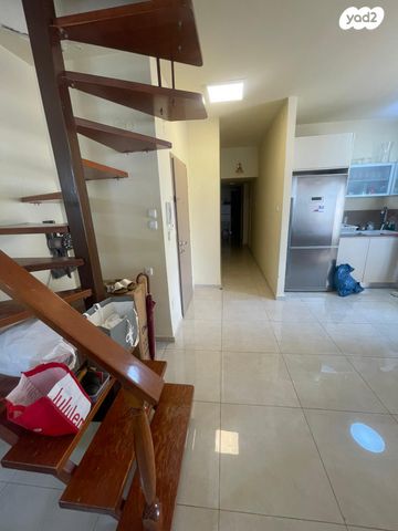 גג/ פנטהאוז, אריה שנקר, מרכז, קרית עבודה, חולון