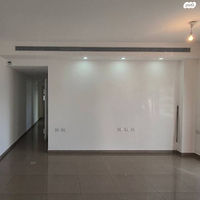 דירה, חיים חפר, הרקפות, ראשון לציון