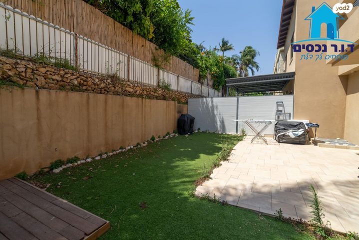 דו משפחתי, רעננה