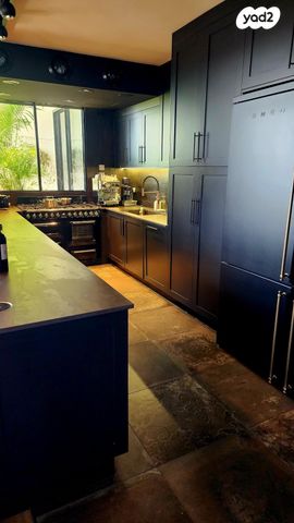 גג/ פנטהאוז, ב' / צפון מערב העיר, רחובות