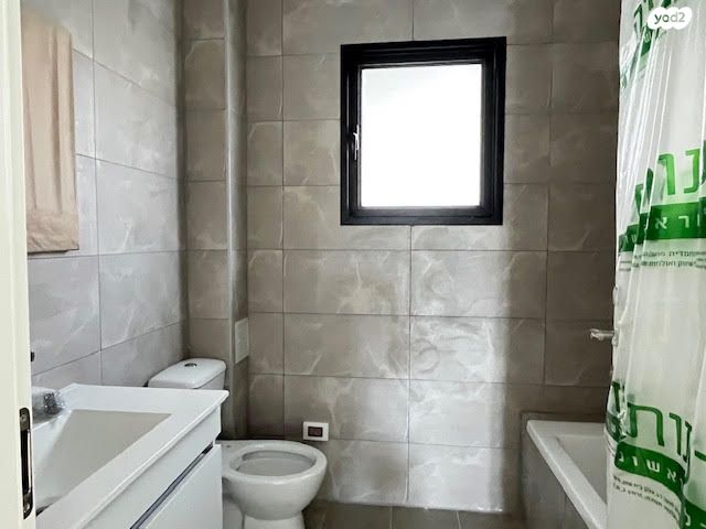 דירה, יצחק ארנסט נבנצל, מורדות ארנונה, ירושלים