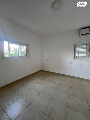 דירה, מטולה 13, נווה רם, שיכון מזרחי, רמת גן