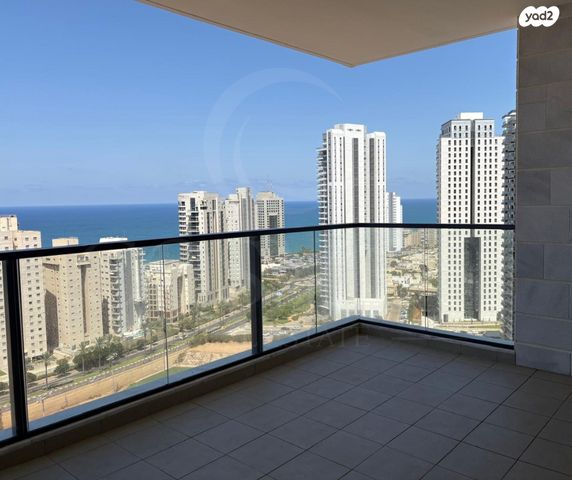 דירה, אמנון ליפקין שחק 10, נוף הטיילת, נתניה