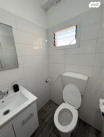 יחידת דיור, גיורא, צור שלום, קרית ביאליק