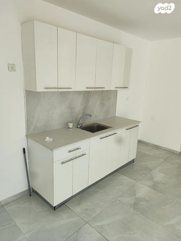 גג/ פנטהאוז, נחל קידרון 10, רובע י"א, אשדוד