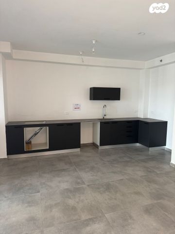 דירה, ראול ולנברג 33, רמת החייל, תל אביב יפו