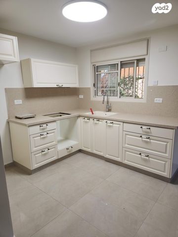 ארמון הנציב, תלפיות מזרח