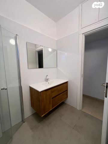 דירה, מטולה 13, נווה רם, שיכון מזרחי, רמת גן