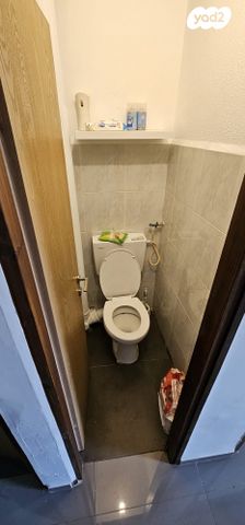 דירה, הרימון, מנחם בגין, עכו