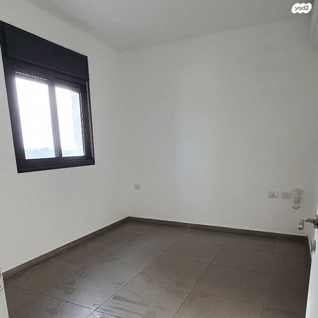 דירה, חיים חפר, הרקפות, ראשון לציון