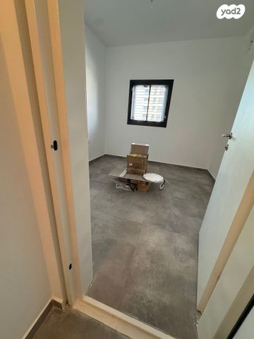 דירה, ראול ולנברג 33, רמת החייל, תל אביב יפו