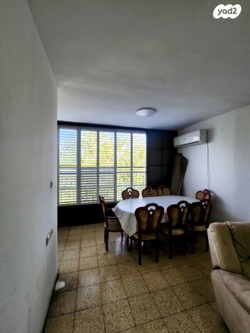 דירה, ירושלים 54, לב העיר, בת ים