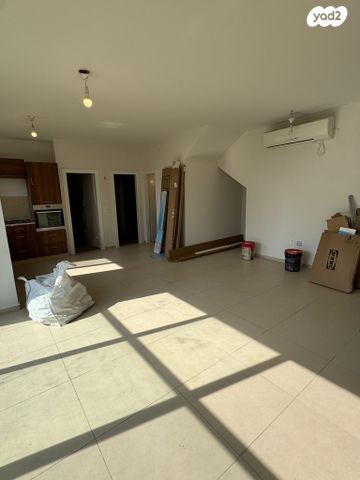 דירה, הראב"ע, נווה רם, שיכון מזרחי, רמת גן