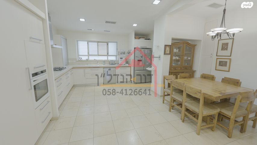 דו משפחתי, אוסישקין, הרצליה