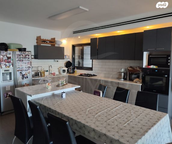 שדרות בן צבי 122