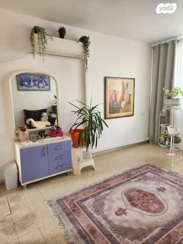 דירה, לוחמי הגטאות 4, צור שלום, קרית ביאליק