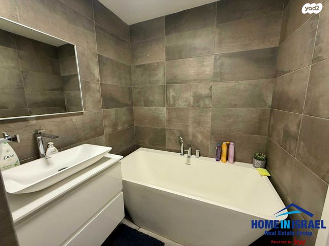 דירה, ניסים אלוני, צמרות איילון, פארק צמרת, תל אביב יפו