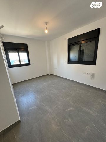 דירה, הרב הרצוג 6, צפון מערב מרכז העיר, נתניה