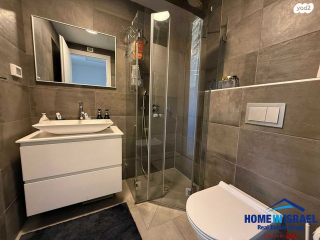 דירה, ניסים אלוני, צמרות איילון, פארק צמרת, תל אביב יפו