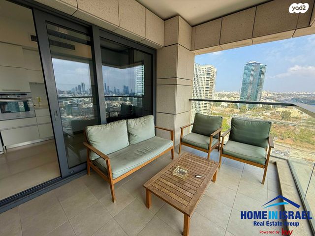 דירה, ניסים אלוני, צמרות איילון, פארק צמרת, תל אביב יפו