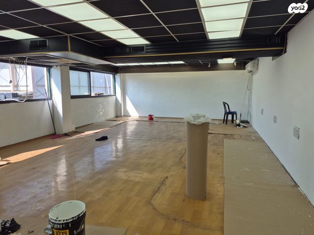 חנויות/ שטח מסחרי